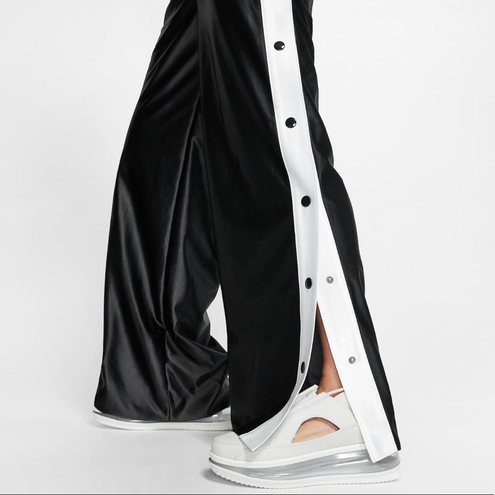 NIKE Loose Fit Breakaway Pant